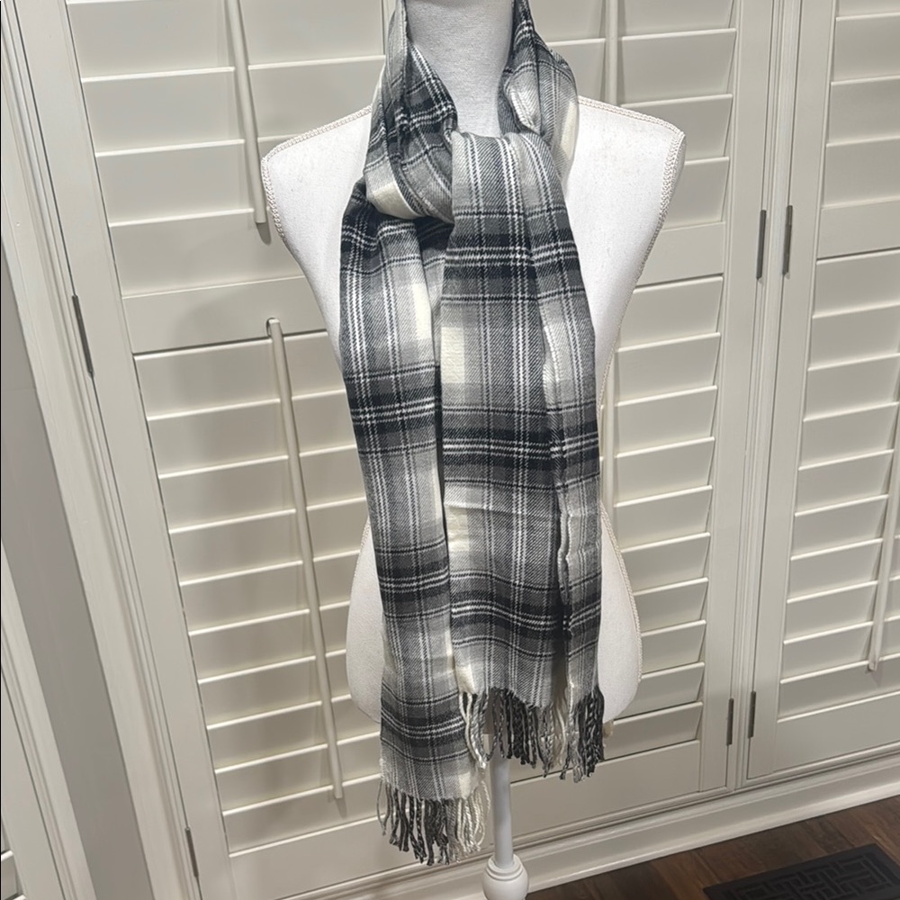 Plaid Black and White Men's or Women’s Scarf